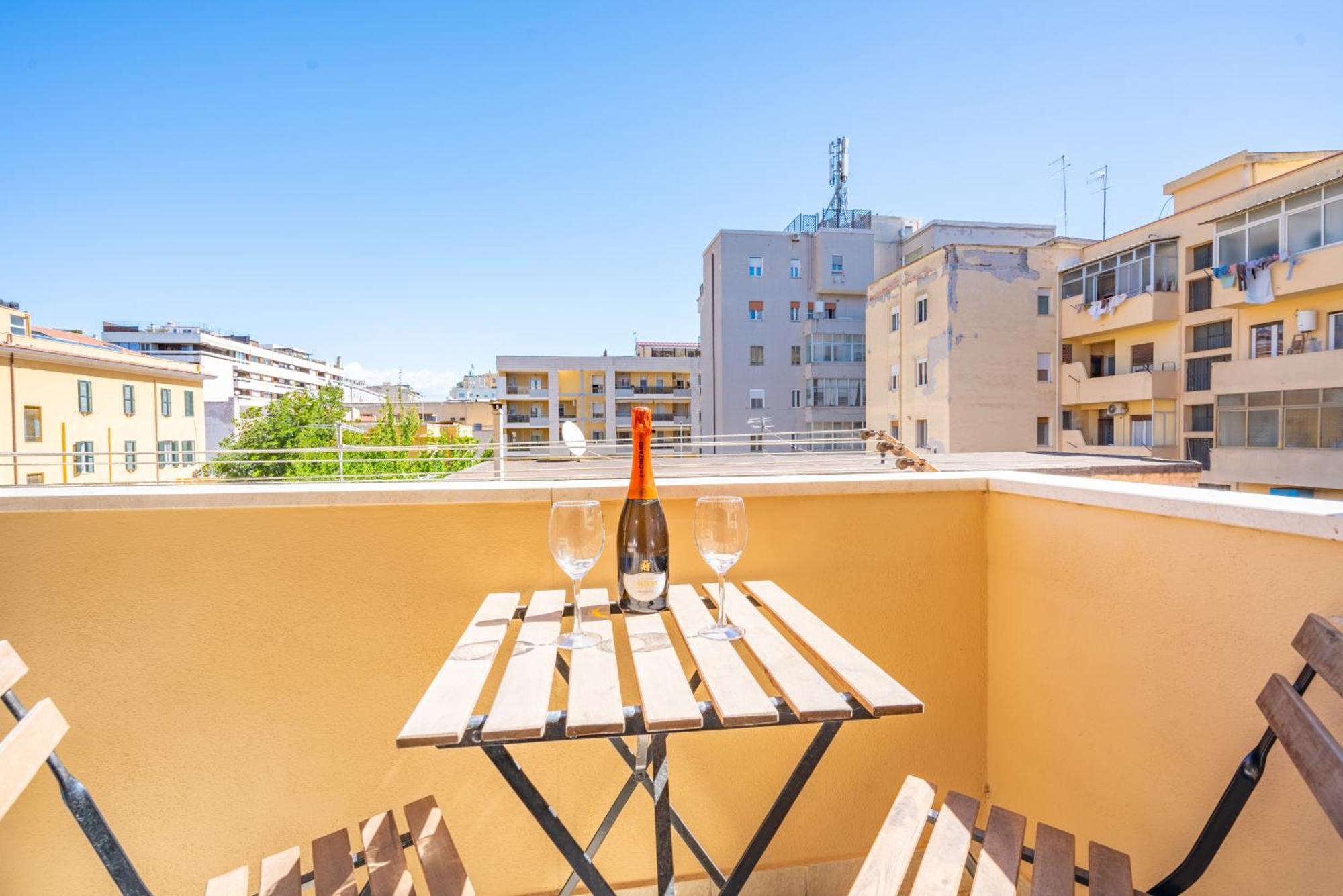 Puccini Apt - Centro Citta - Wifi - Ac Cagliari Exteriör bild